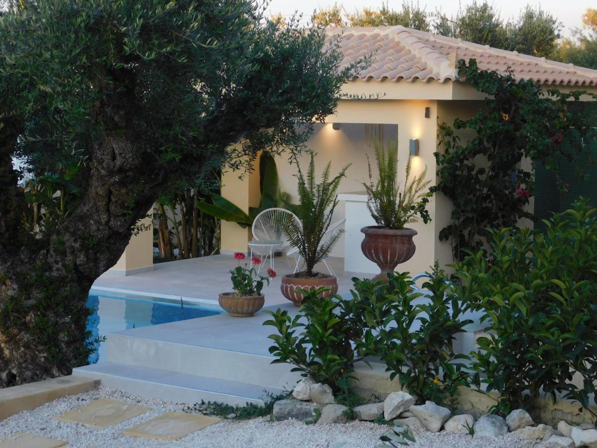 Orea Superior Rooms Kypseli Exterior photo
